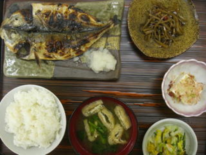 鯵開き焼き魚定食（７００円）