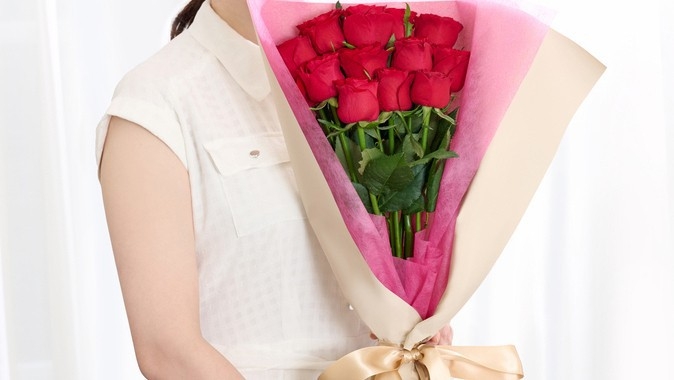 【東京駅で始まるふたりの物語】プロポーズプラン（赤いバラ12本の花束付き）