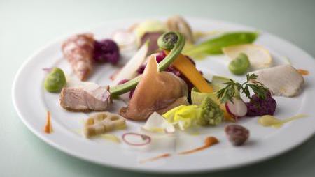 ブラン ルージュ 料理イメージ