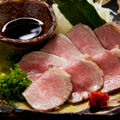 【御食事処とよ常】豊後牛たたき１３００円