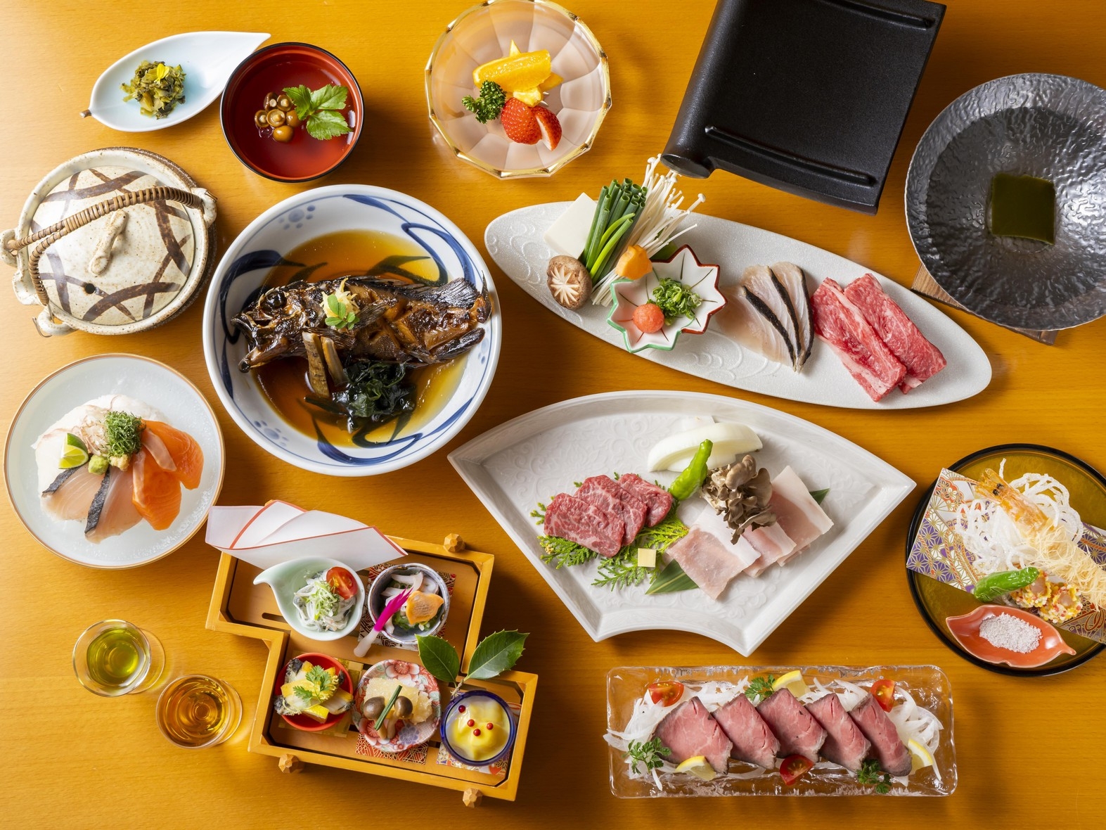【夕食・朝食付】 ☆淡路牛も旬の鮮魚も一度に味わえる 人気No.1！浜千鳥会席コース　