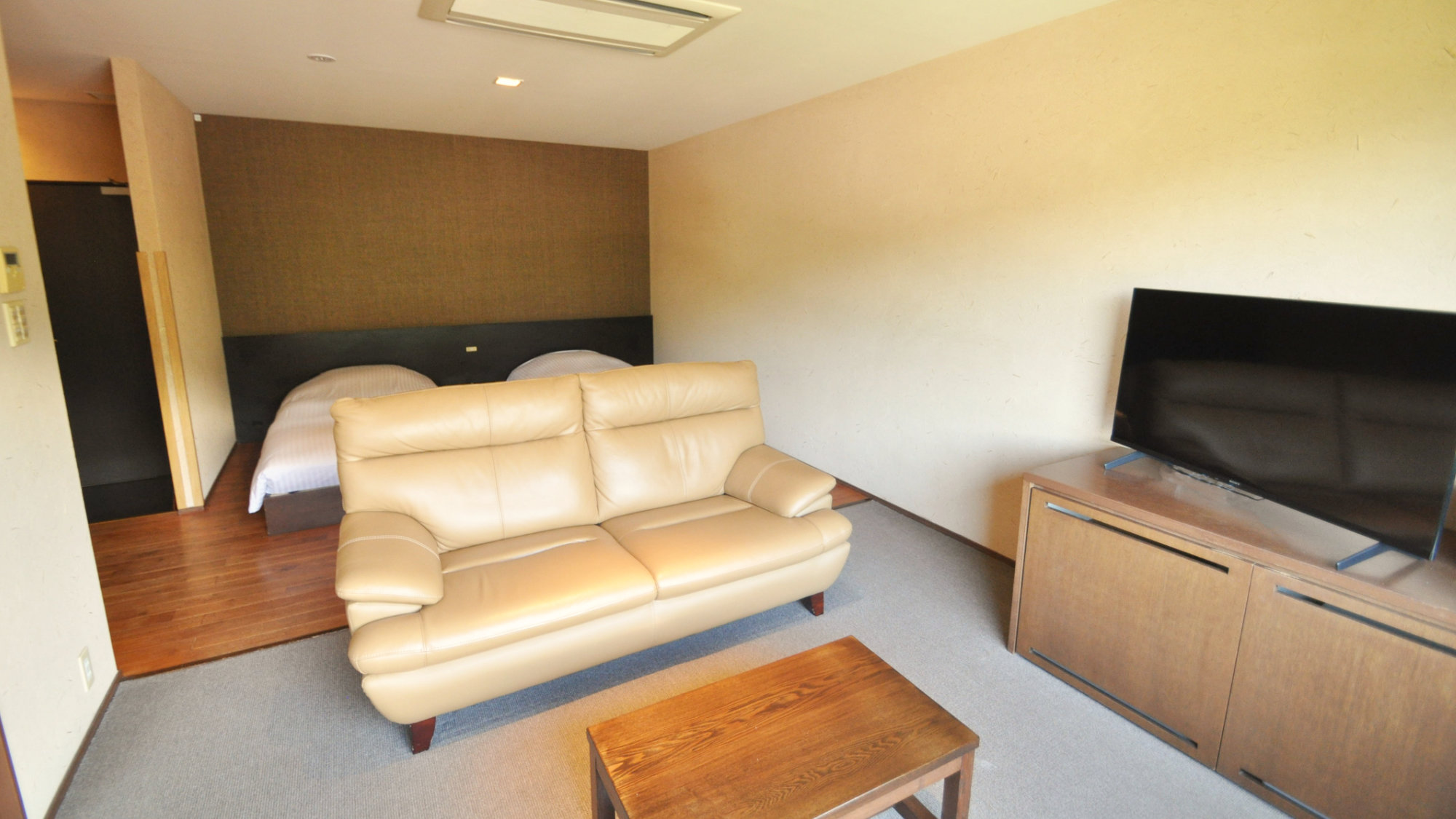 【天然温泉露天風呂付ツインルーム】