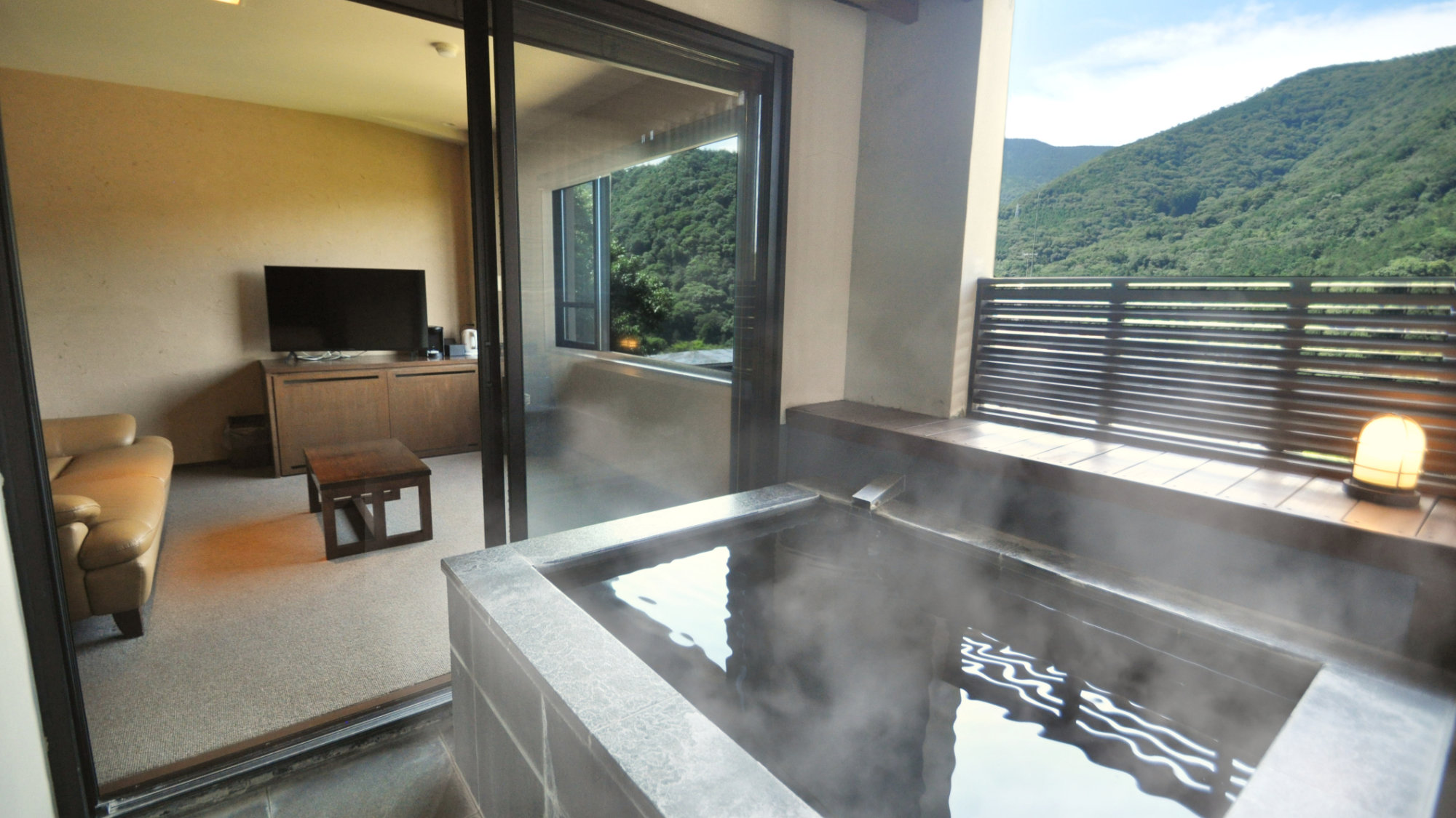 【天然温泉露天風呂付ツインルーム】