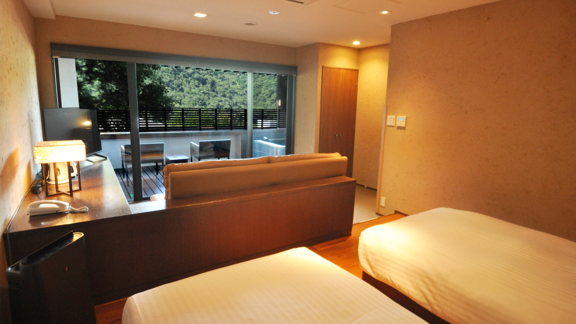 【天然温泉露天風呂付きデラックスツインルーム】