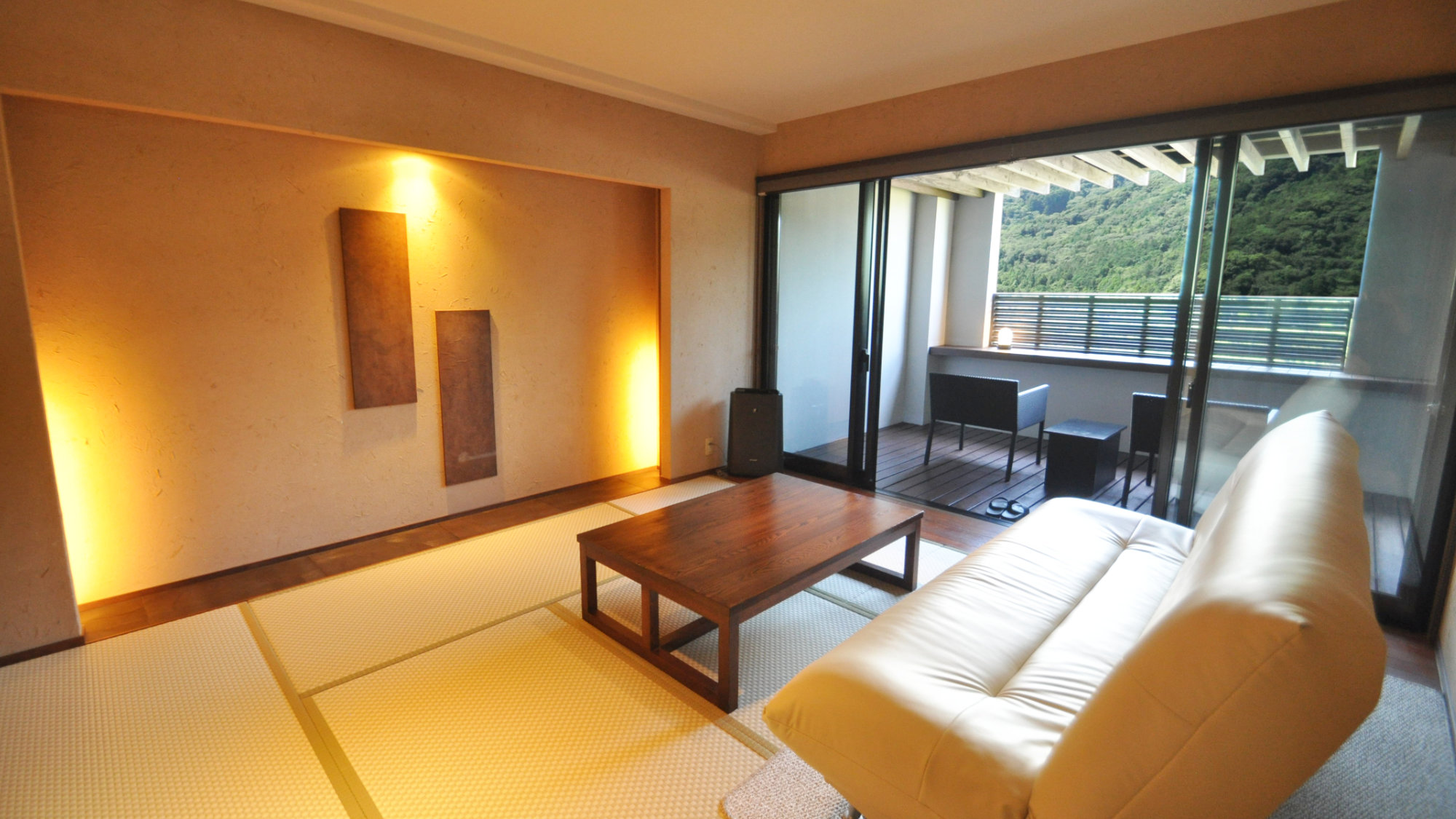 【天然温泉露天風呂付き和洋室】