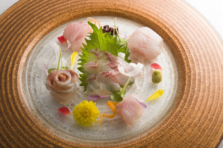 【お料理アップグレード】料理長が厳選した至高の1品＋駿河Modernディナー 駿河湾と夕日を一望