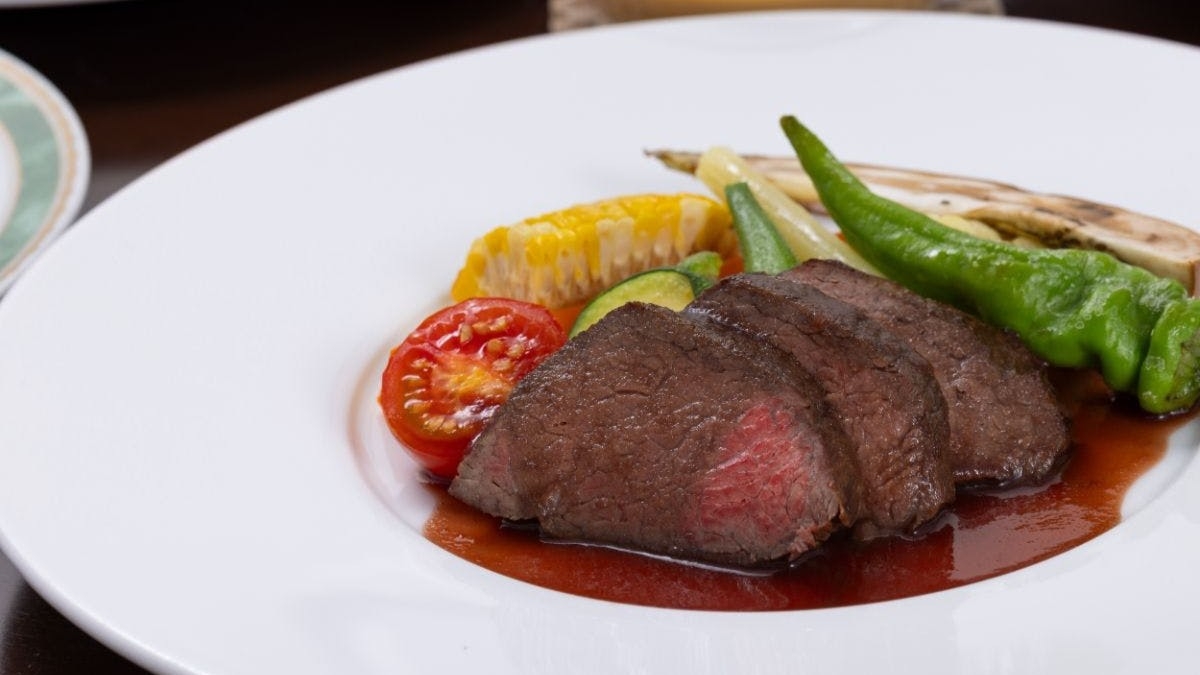 【直前割引】通常の基本プランがお日にち限定＆11時アウトでお得！海を一望できる温泉露天風呂付スイート