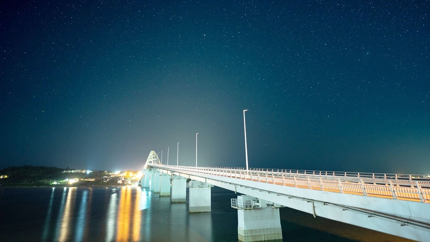 ・【瀬底大橋】夜は満点の星空に囲まれます！