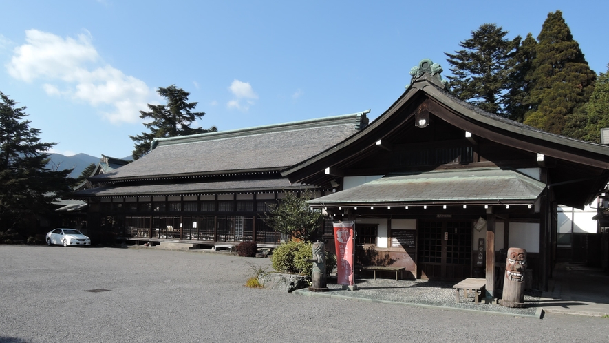 *【民芸村】陶器の製作過程や資料館の見学・陶芸体験ができます。