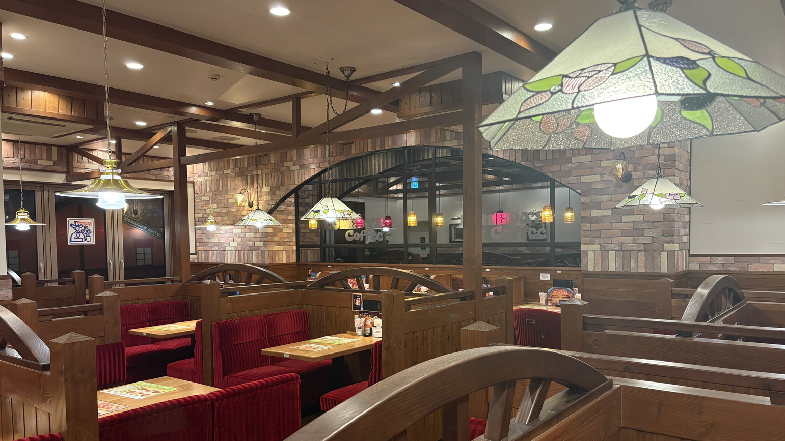 【コメダ珈琲店】店内　朝食会場