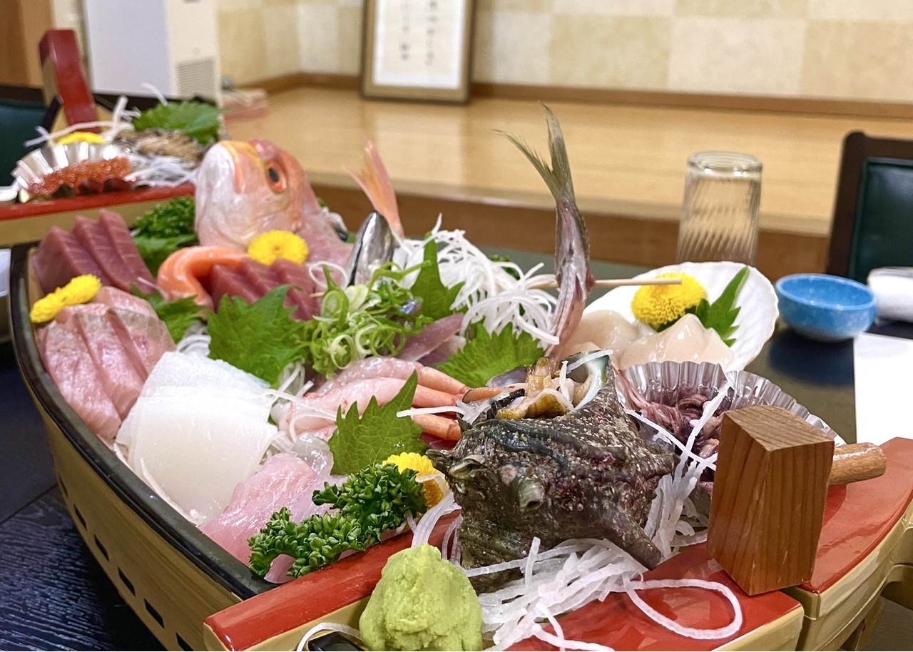 〈現金特価〉【Ｂコース】海の幸を満喫！静岡県産舟盛り(並)・金目鯛付きで至福のひととき♪