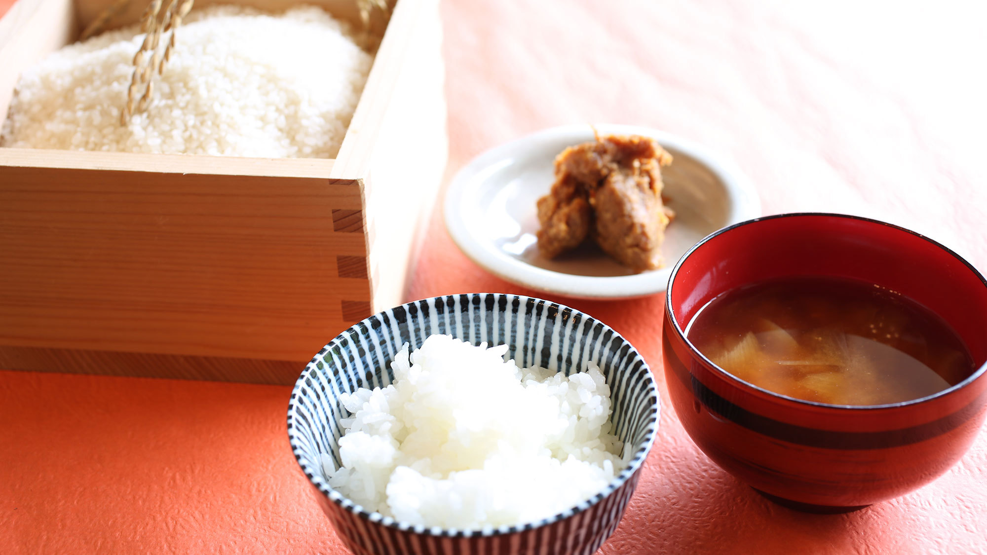 ☆口コミ高評価☆リピート率ナンバーワン！自然豊かな旅館で寛ぐ「季節の会席料理」＜2食付＞