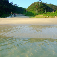 *【下田九十浜】波も穏やかでプライベート気分を味わえる海水浴場。