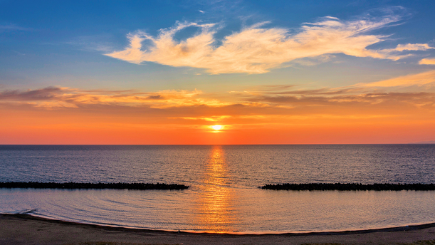 ＜2024年基本プラン／2食つき＞日本海に沈む夕日に感動する宿。美しい夕日と温泉で、明日も元気に！