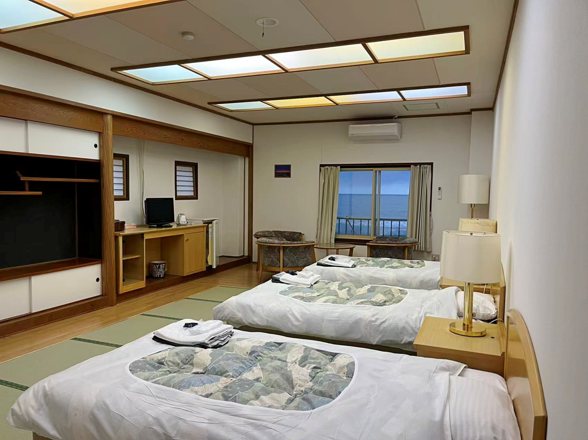 *【洋室（トリプル）】海側眺望の人気のお部屋！4名以上の際は敷布団や追加ベッドをご用意