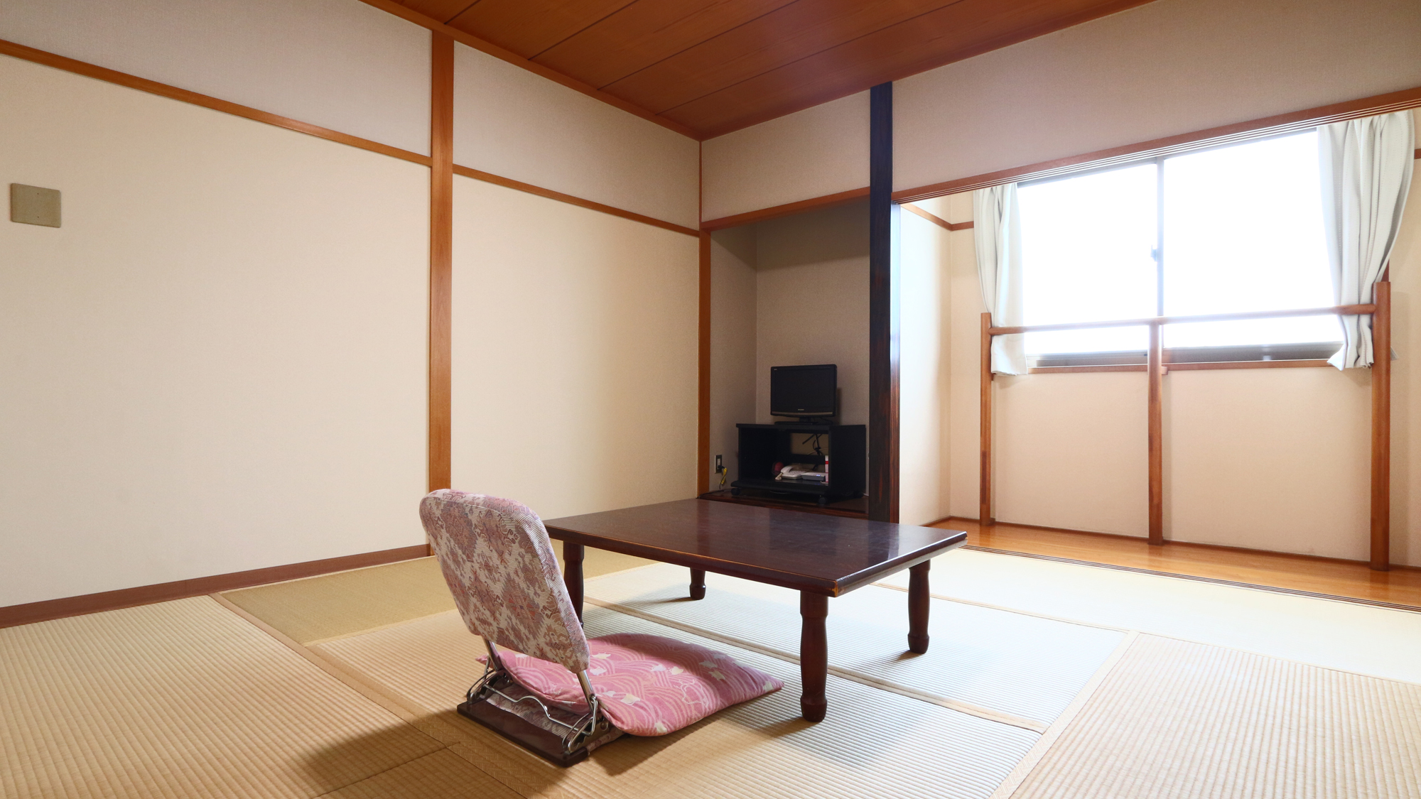【客室】 おまかせ和室　6～8畳*