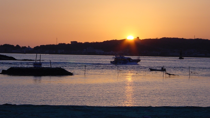 *日間賀島の夕日