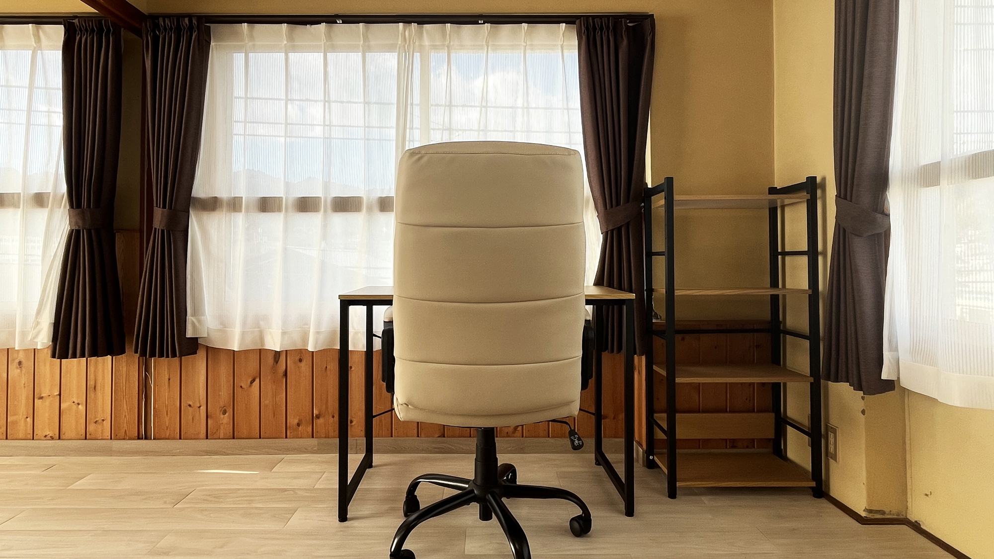 山側フローリング客室＊