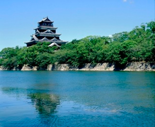 【広島城】一説によるとお堀にたくさんの鯉がいたことから別名「鯉城」と言います。