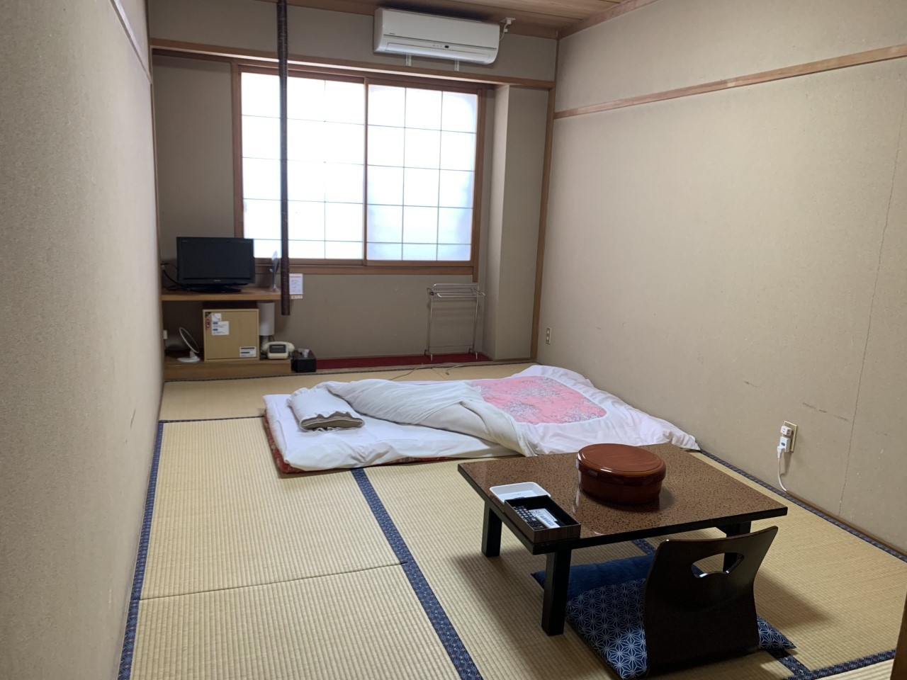 【現金払い限定】《お得！素泊まり》『タオル、寝巻など無し』　■和室　温泉です。駐車場無料 大型車除く