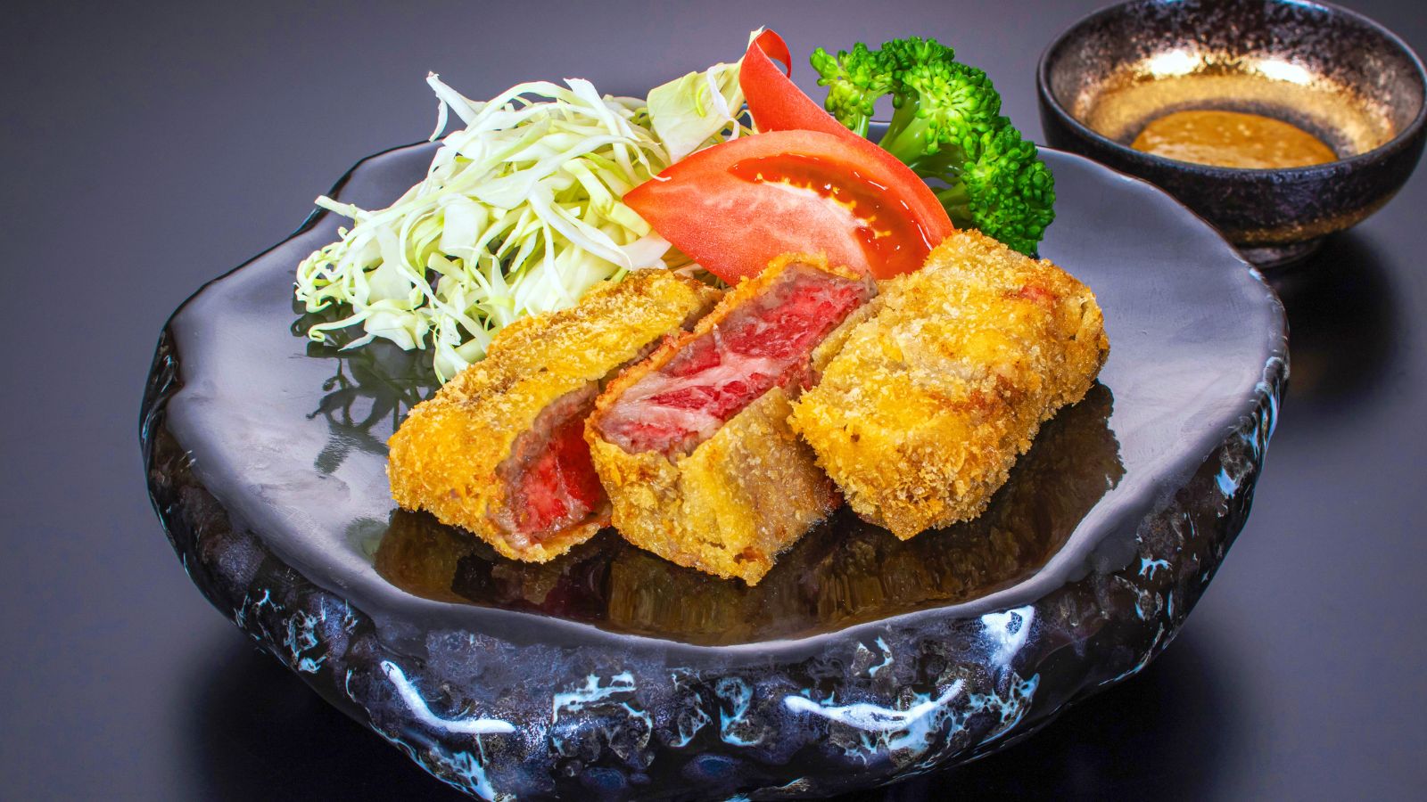 【季節の会席料理】山形牛カツレツ　特製胡麻ダレ