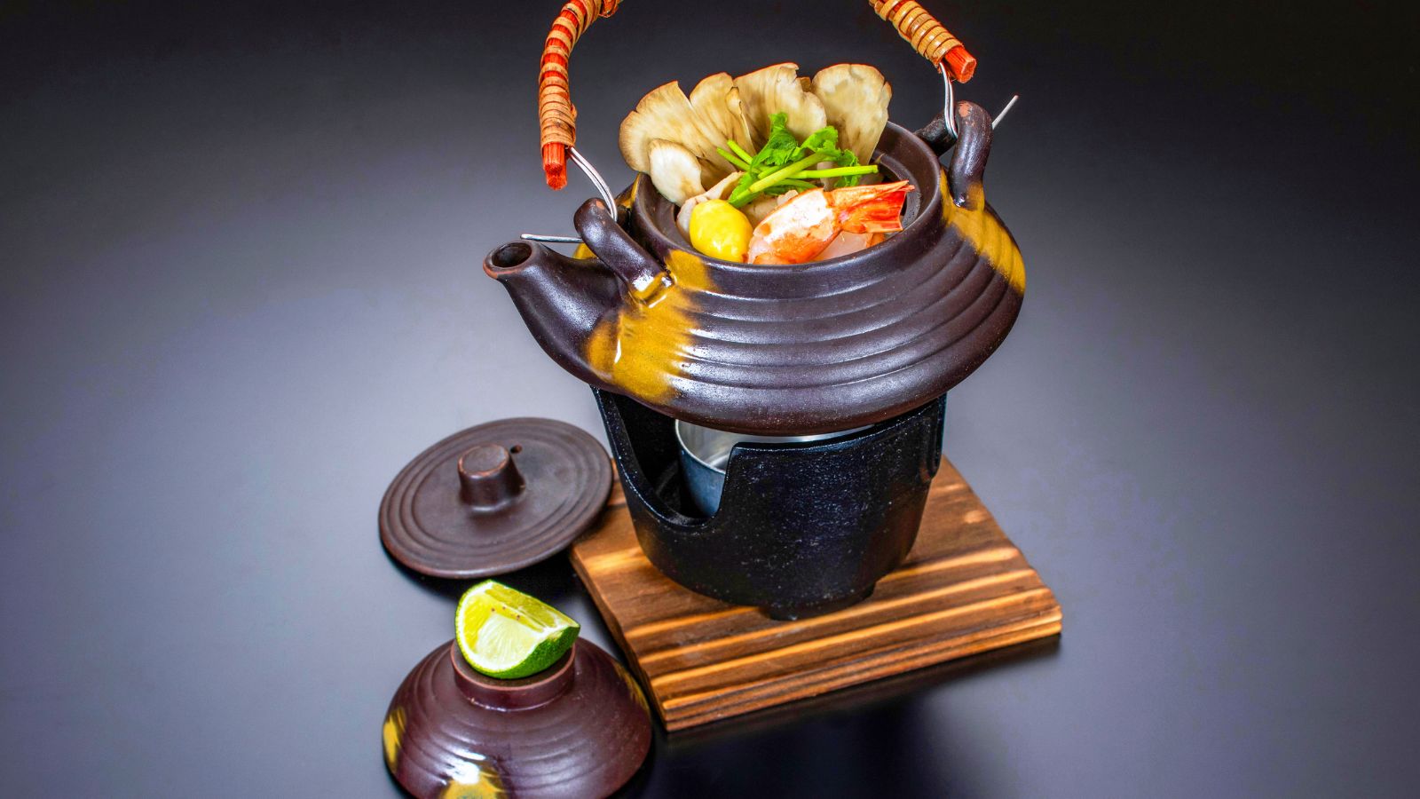 【季節の会席料理】舞茸土瓶蒸し