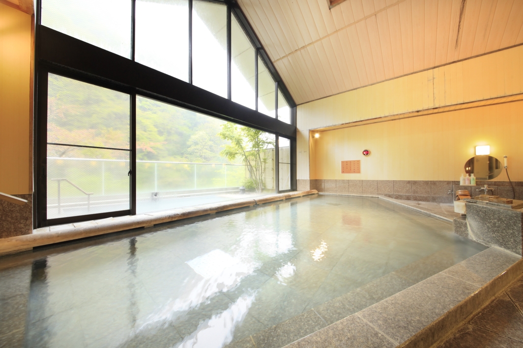 【こだわり会席／会場食／決済】pH10のアルカリ温泉を無料貸切風呂で満喫☆