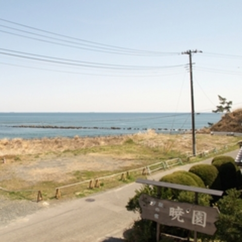 【宿の前の風景】海間近♪