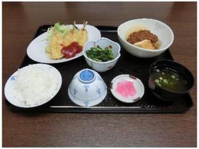 日替わり夕食の一例となります。