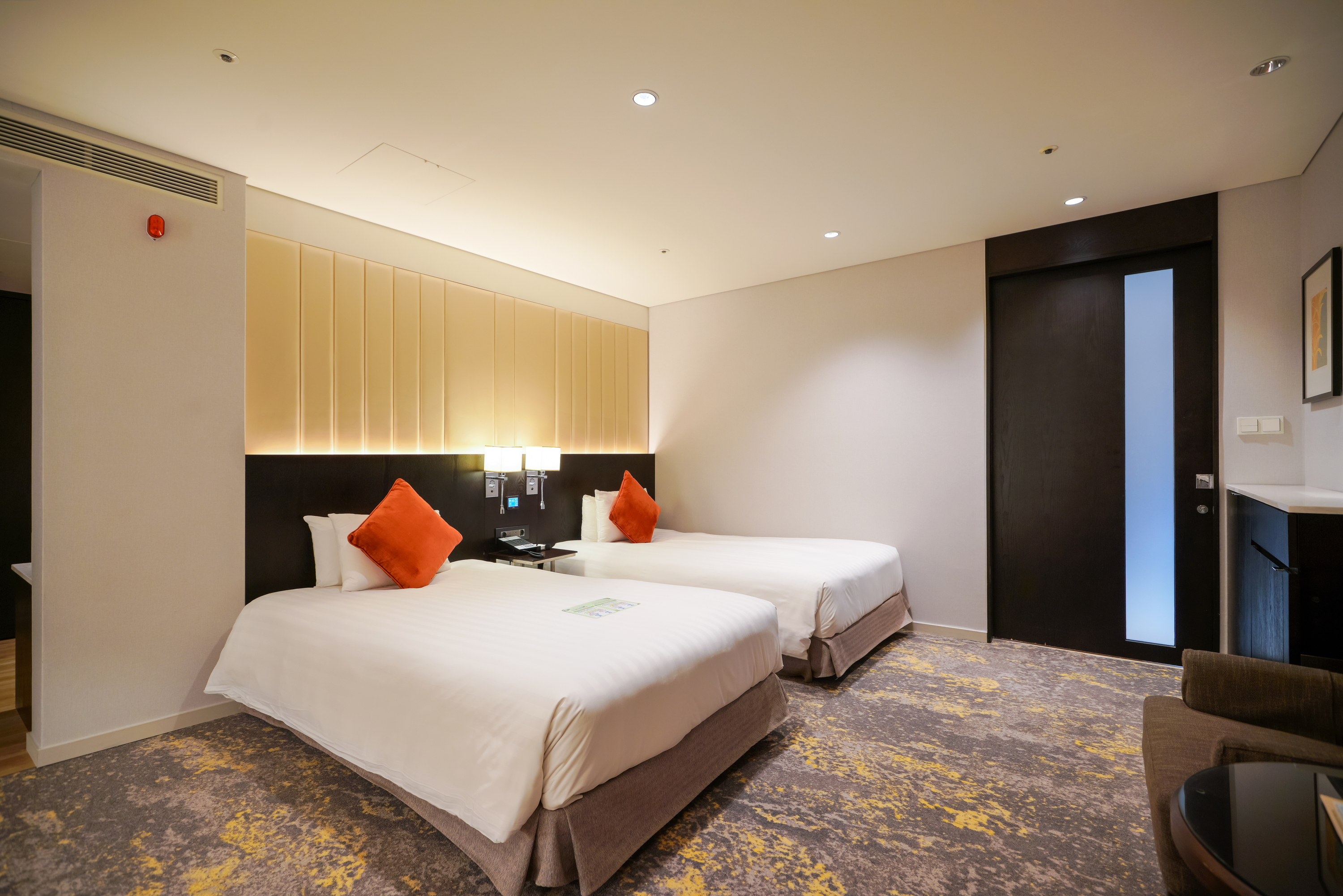 ユニバーサルツイン