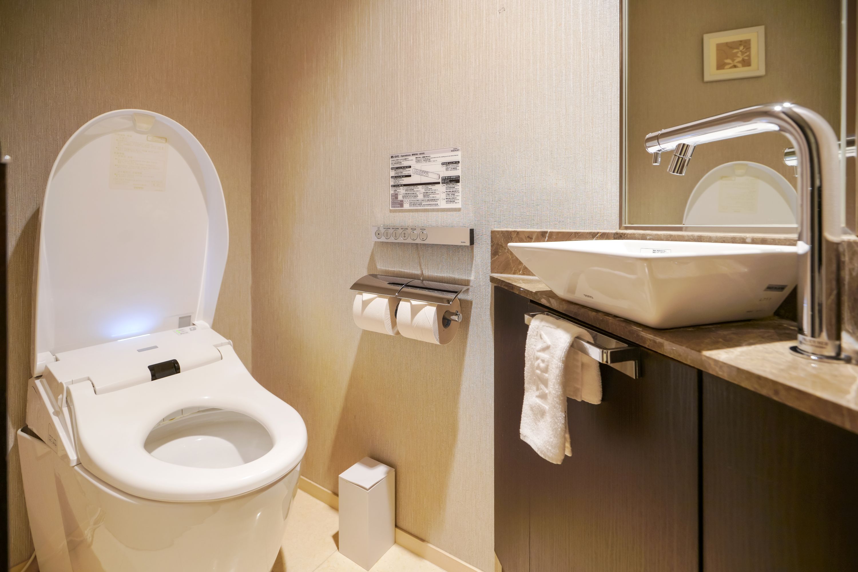 ハリウッドダブル