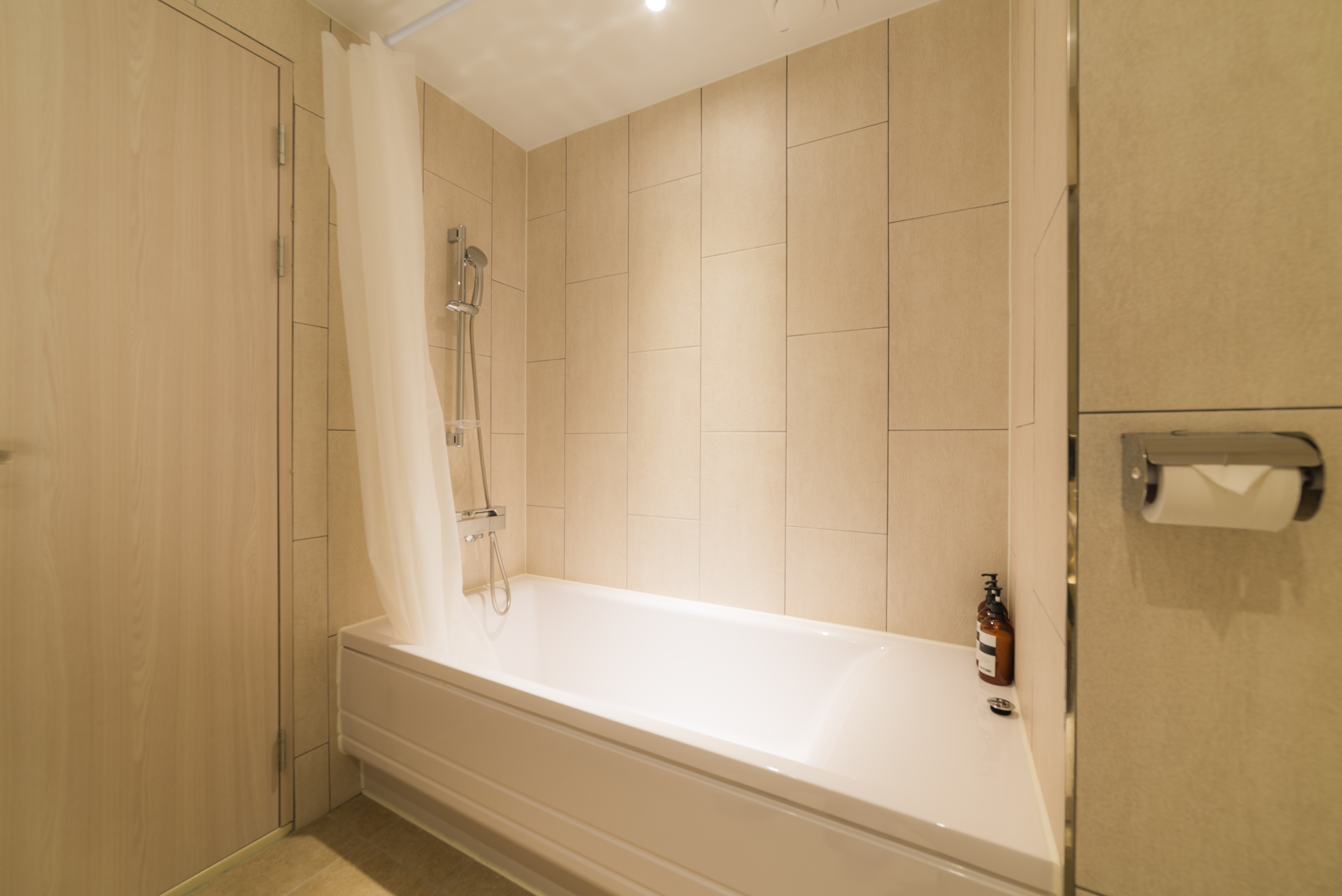 Standard double bath room 2
