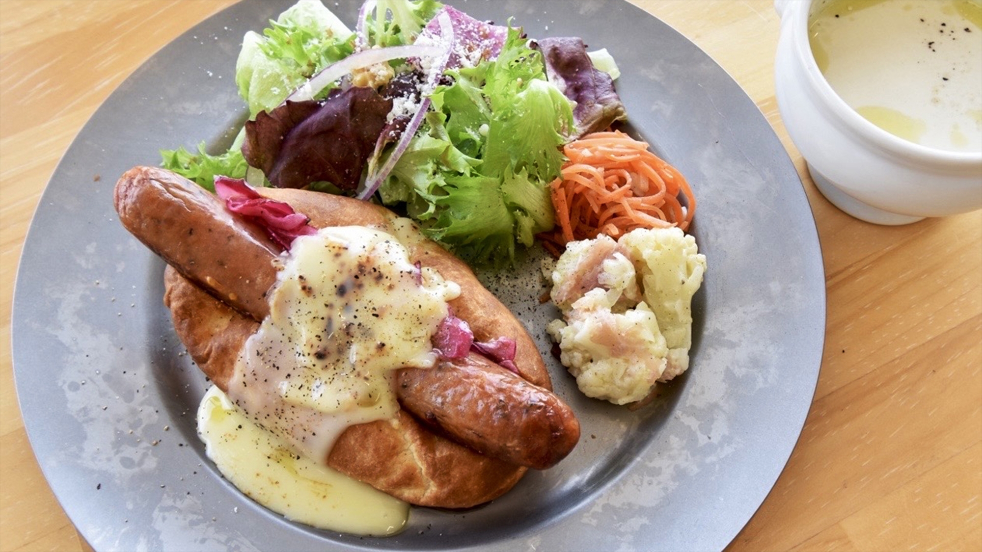 【ご朝食】－パンとエスプレッソと。監修－焼き立てパンとサラダ＋スープを日替わりでご提供