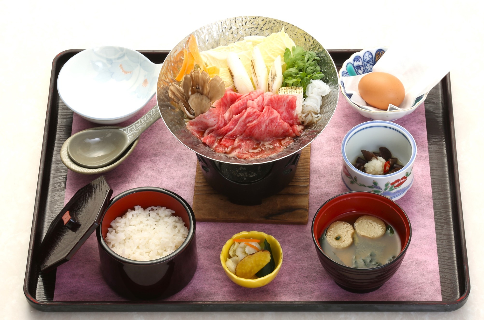 〜期間限定〜【2食付】秋田牛のすき焼きを比内地鶏の玉子で食す贅沢！秋田牛すき焼き定食プラン