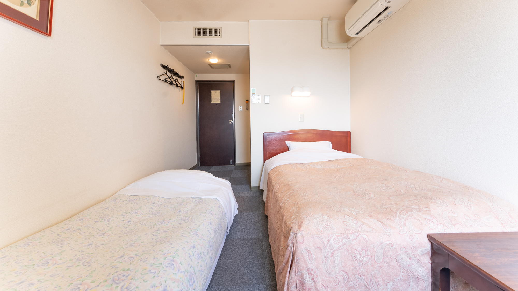 【セミダブルA】□喫煙□ソファー付（15平米）