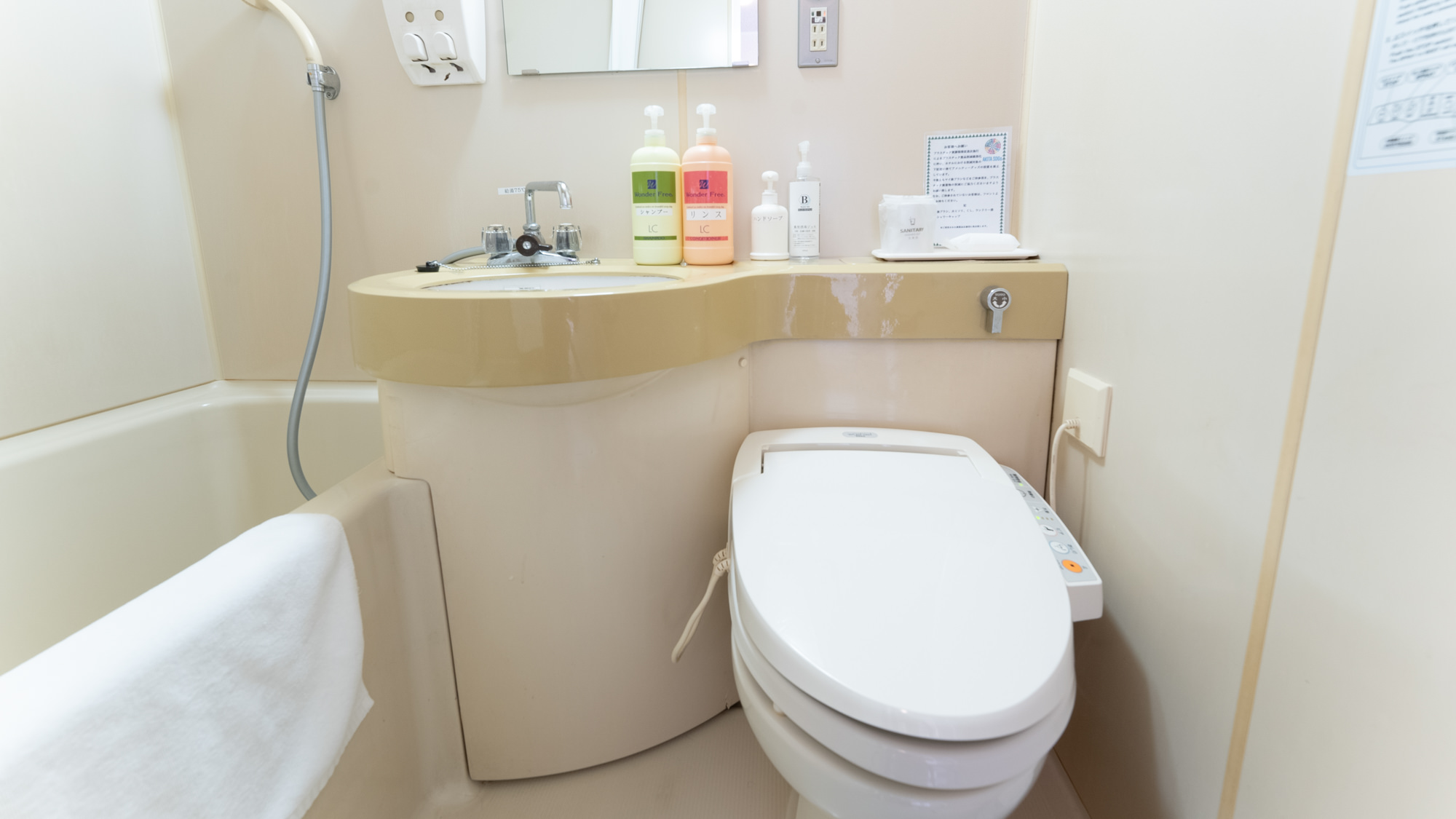 【セミダブルA】■禁煙■ソファー付（15平米）