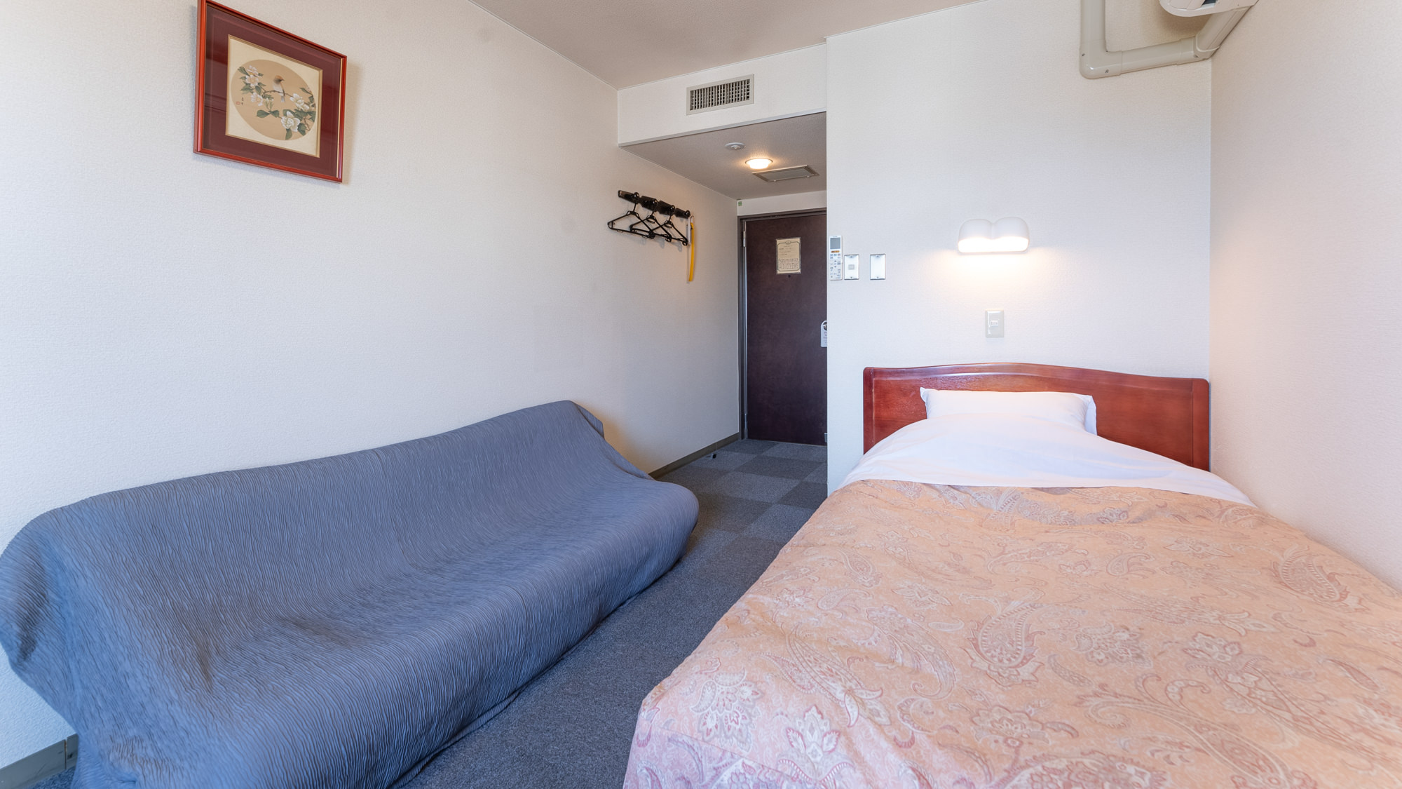 【セミダブルA】■禁煙■ソファー付（15平米）