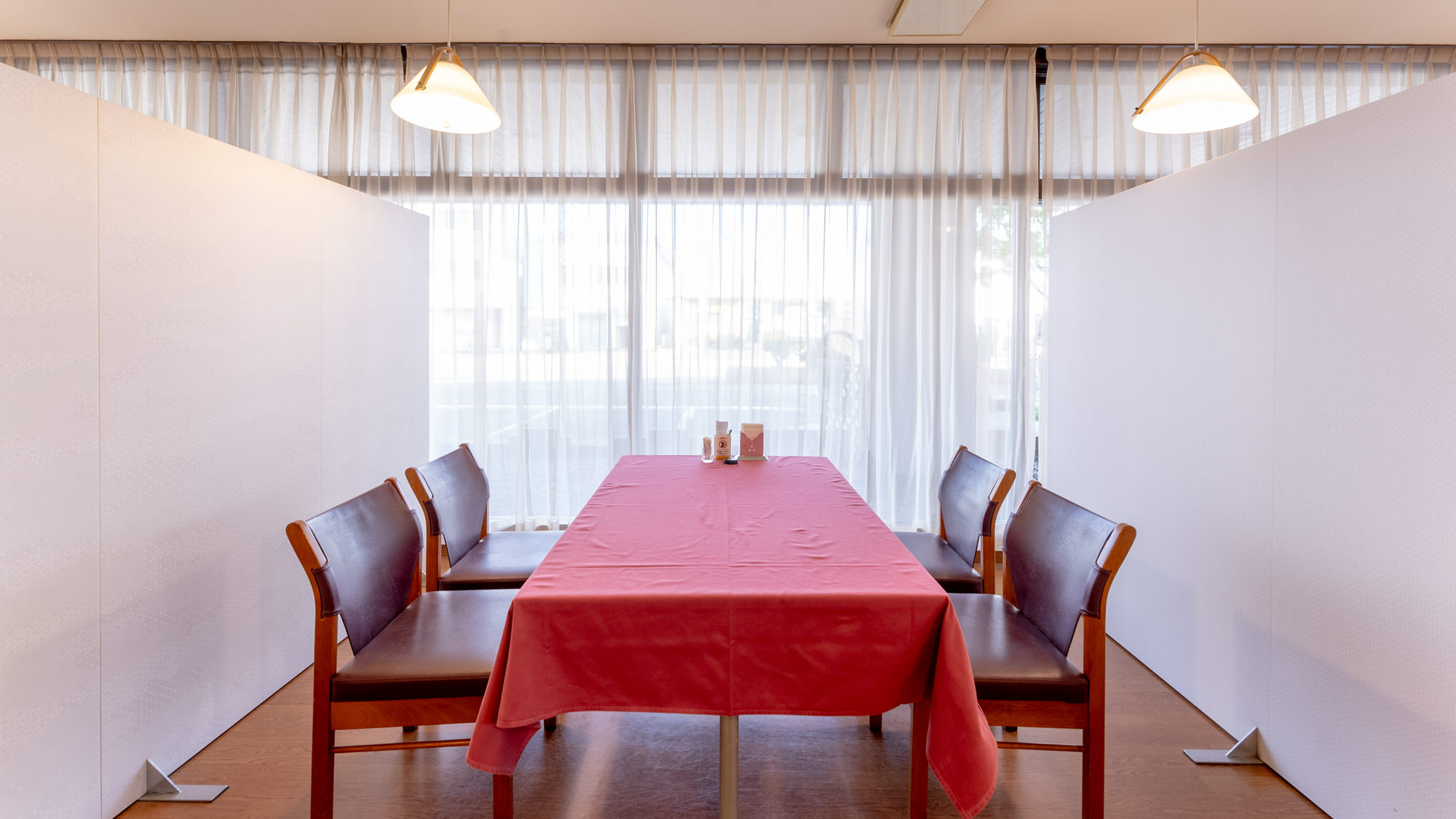 【レストラン ネージュ】軽食からディナーまで豊富なメニュー