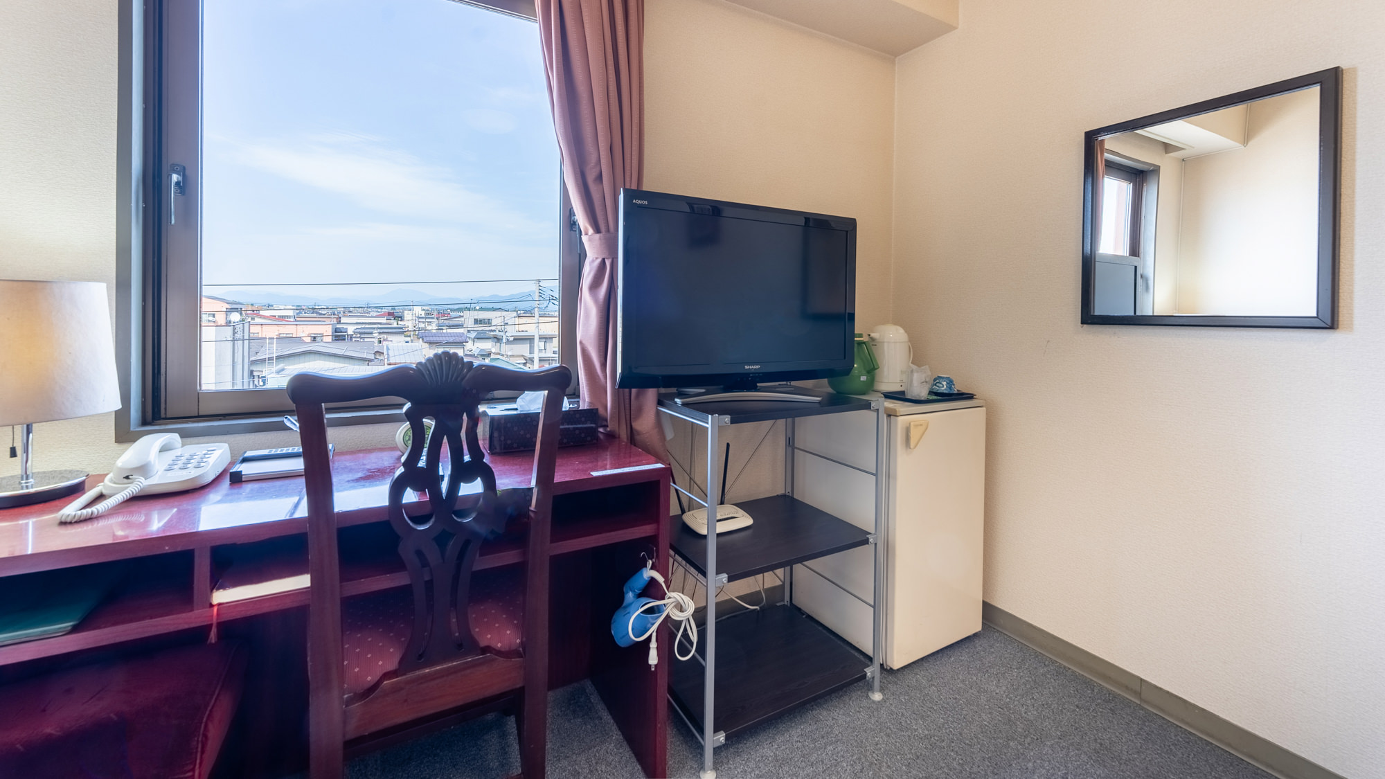 【セミダブルA】■禁煙■ソファー付（15平米）