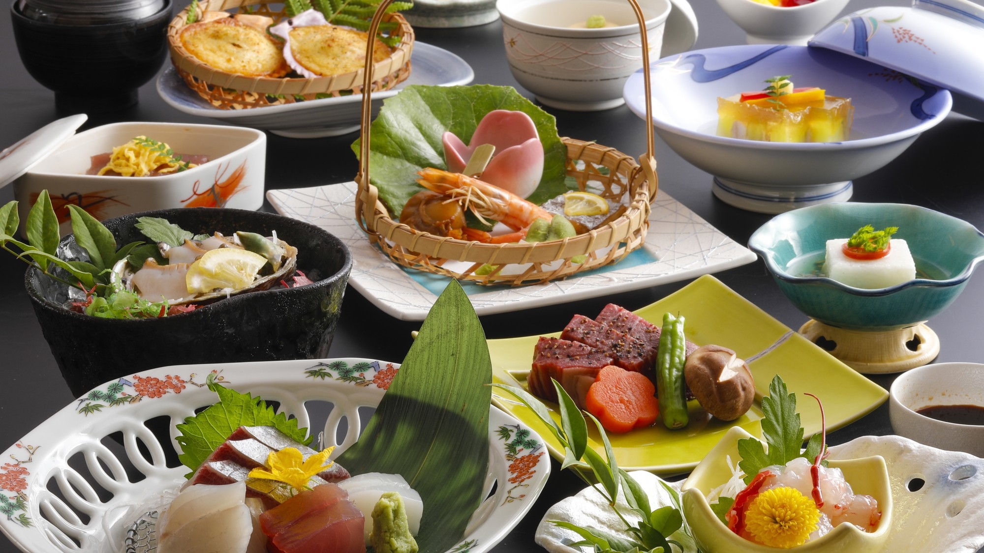 美味満喫！伊勢志摩の極上を食べ尽くす【伊勢えび】【あわび】【和牛】を個室でご堪能