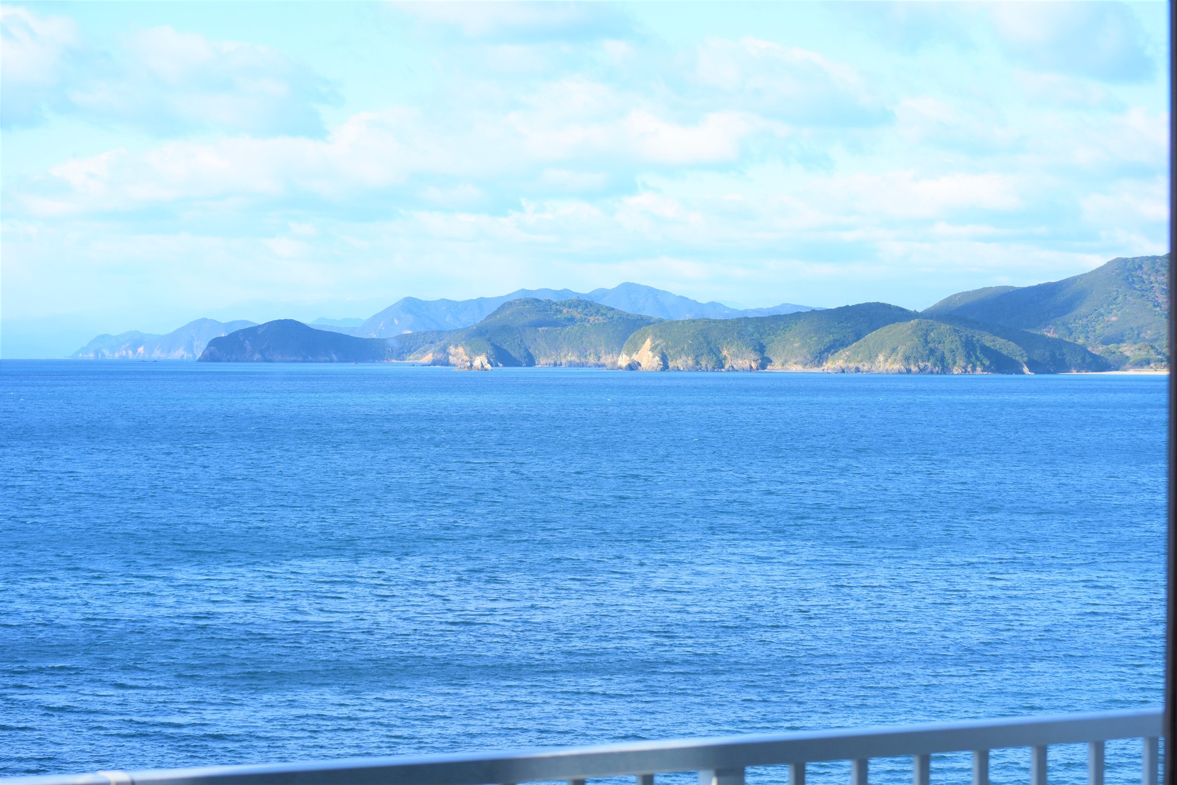 人気！産地直送“豪華鮮魚盛合わせ”会席を堪能！◇伊勢えび＊鯛＊ひらめ＊さざえ【地酒付】