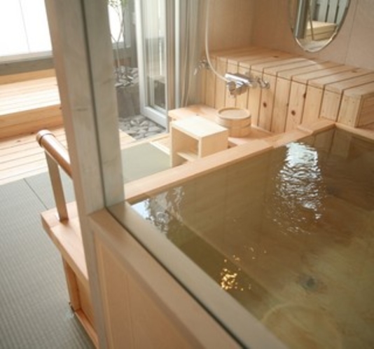 【部屋】「海のSuite」和室　「紙／潮香」　No３０７　お子様連れも安心の畳敷きの木風呂