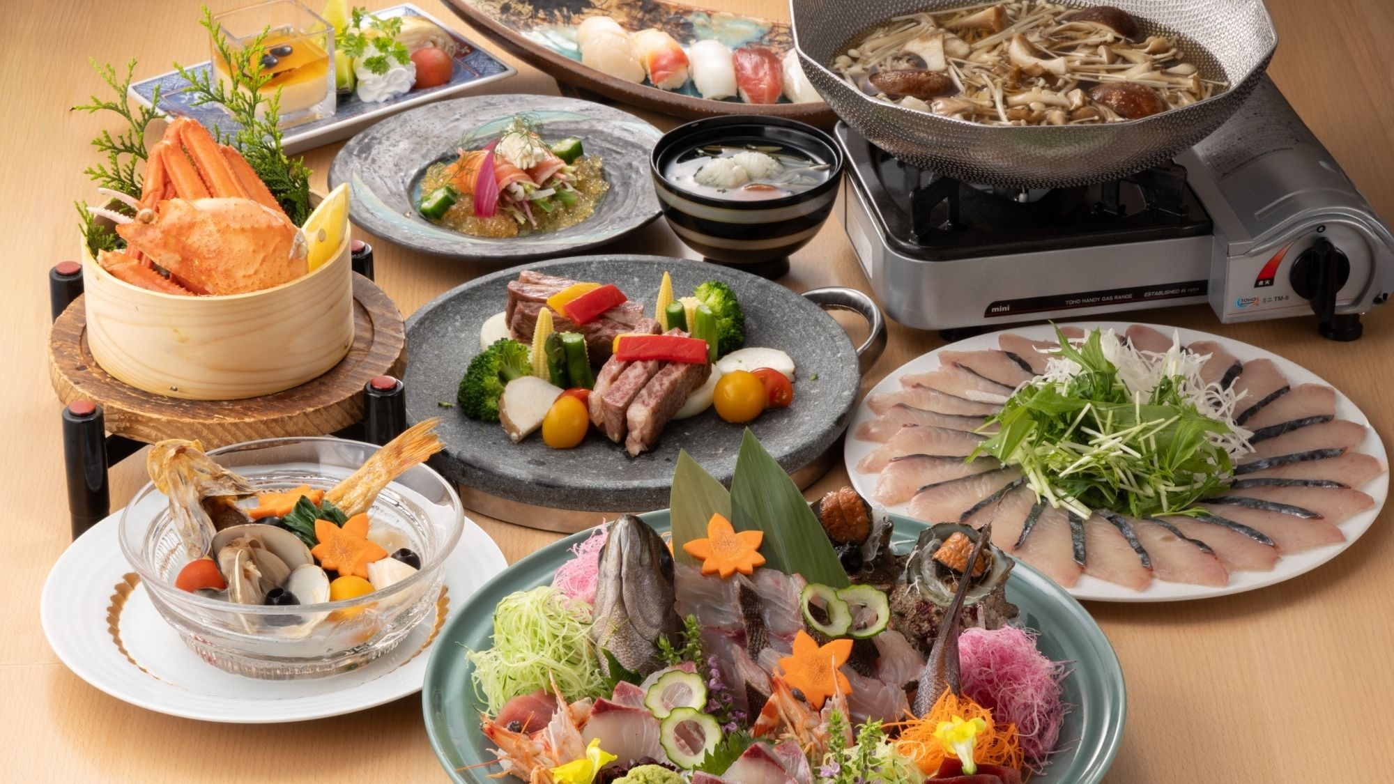 【お盆休み限定｜夕食のみ】海遊ビーチ目の前！朝一海水浴や観光へ出発の方におすすめ＜極会席◎／半個室＞