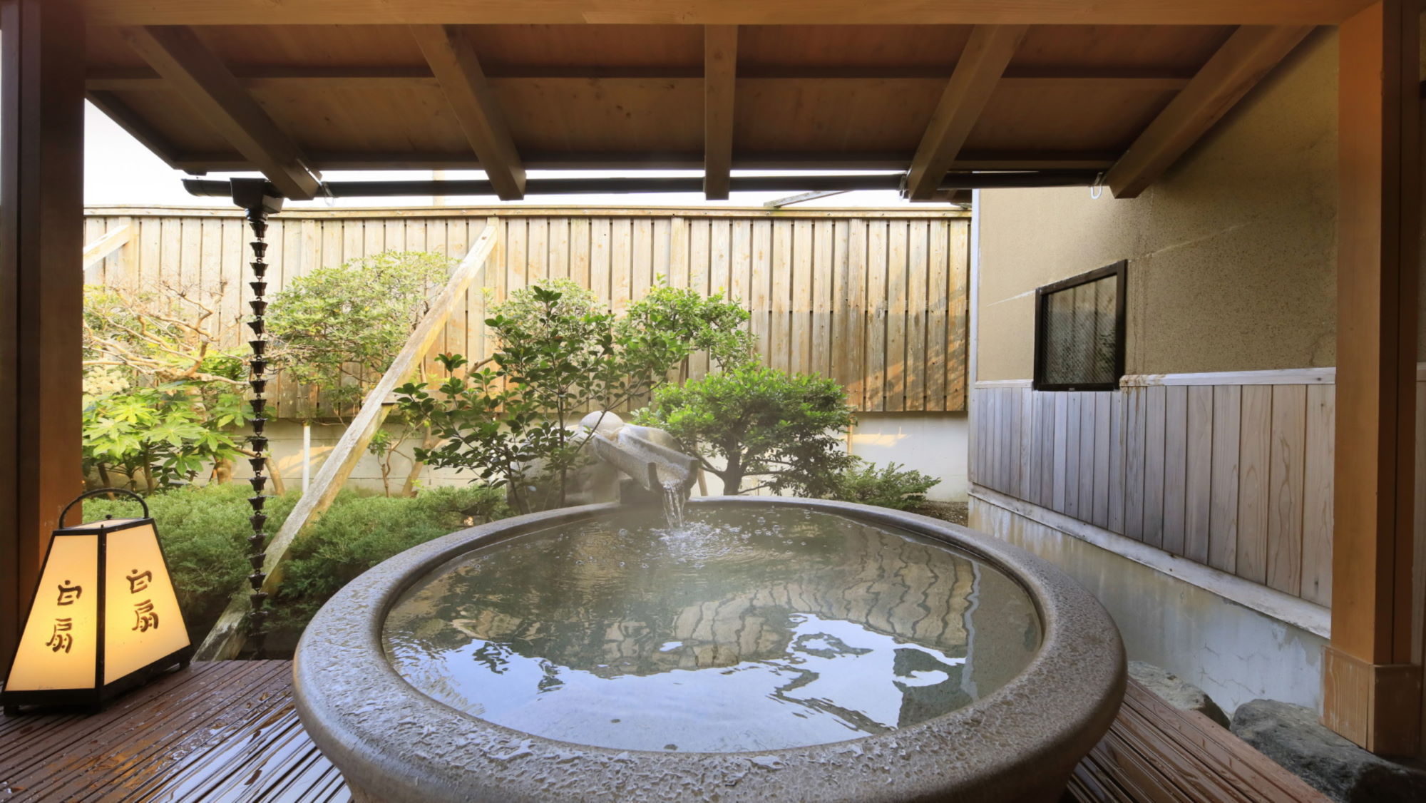 【露天風呂棟／女性用】温泉露天風呂