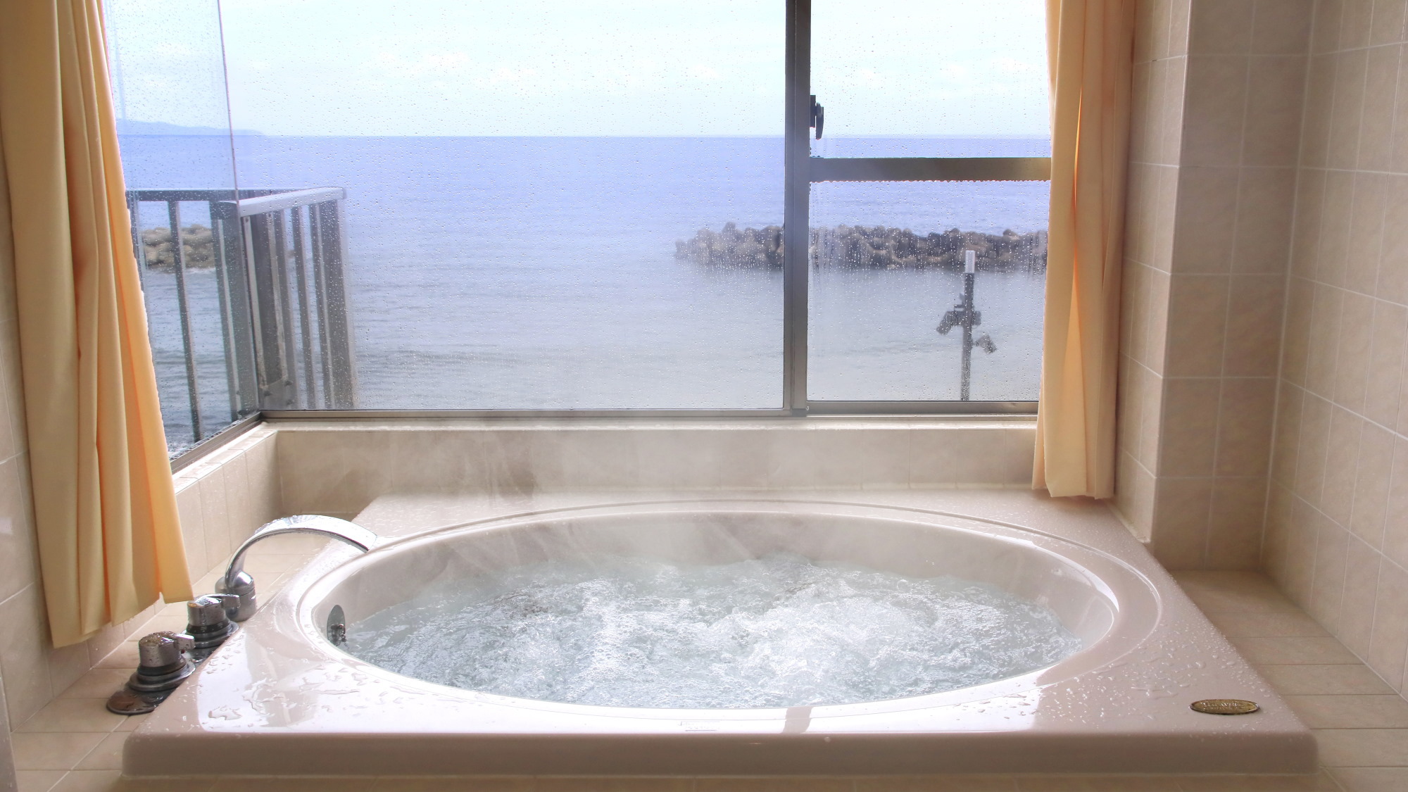 【展望ジャグジー付き】和室10畳（一例）