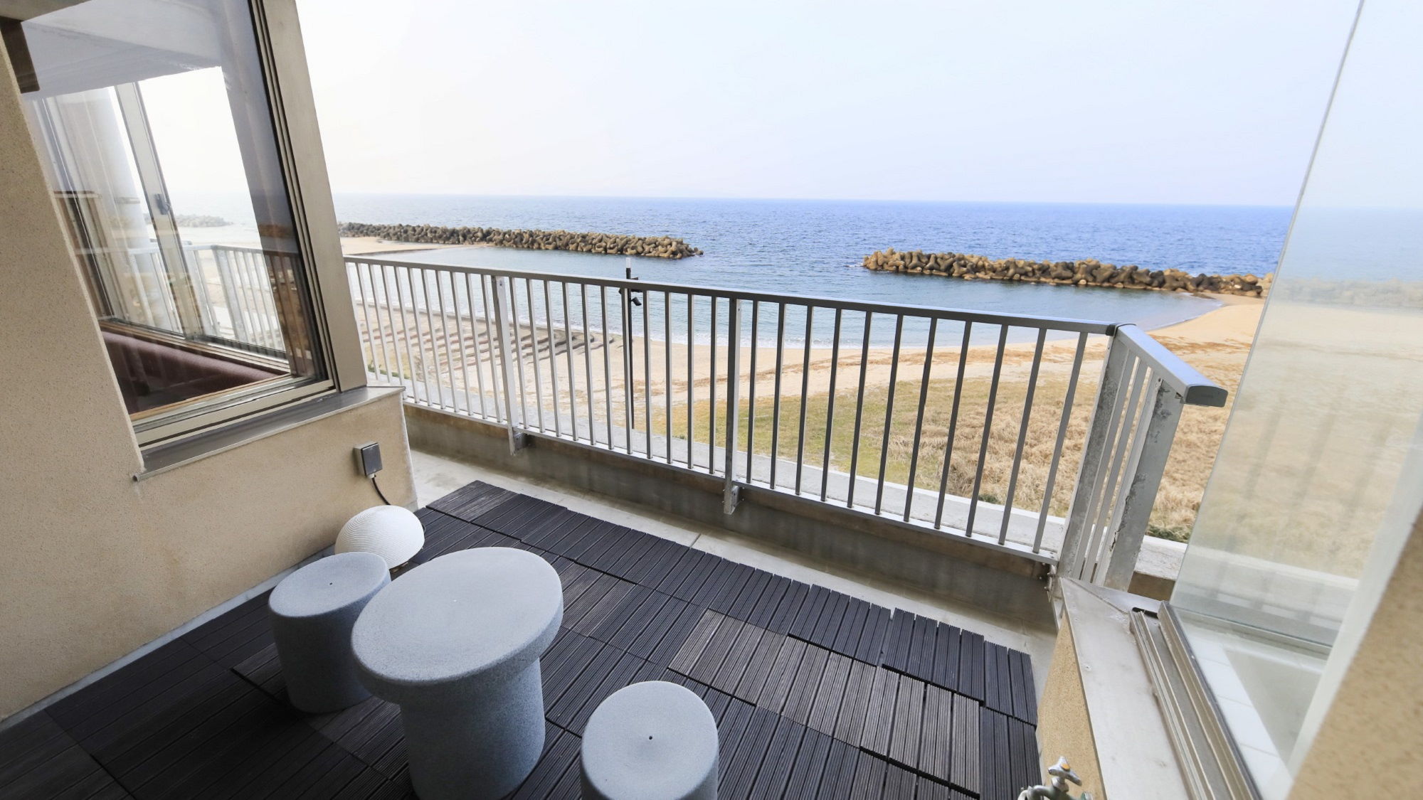 【露天風呂＆展望ジャグジー付き】和室13畳（一例）