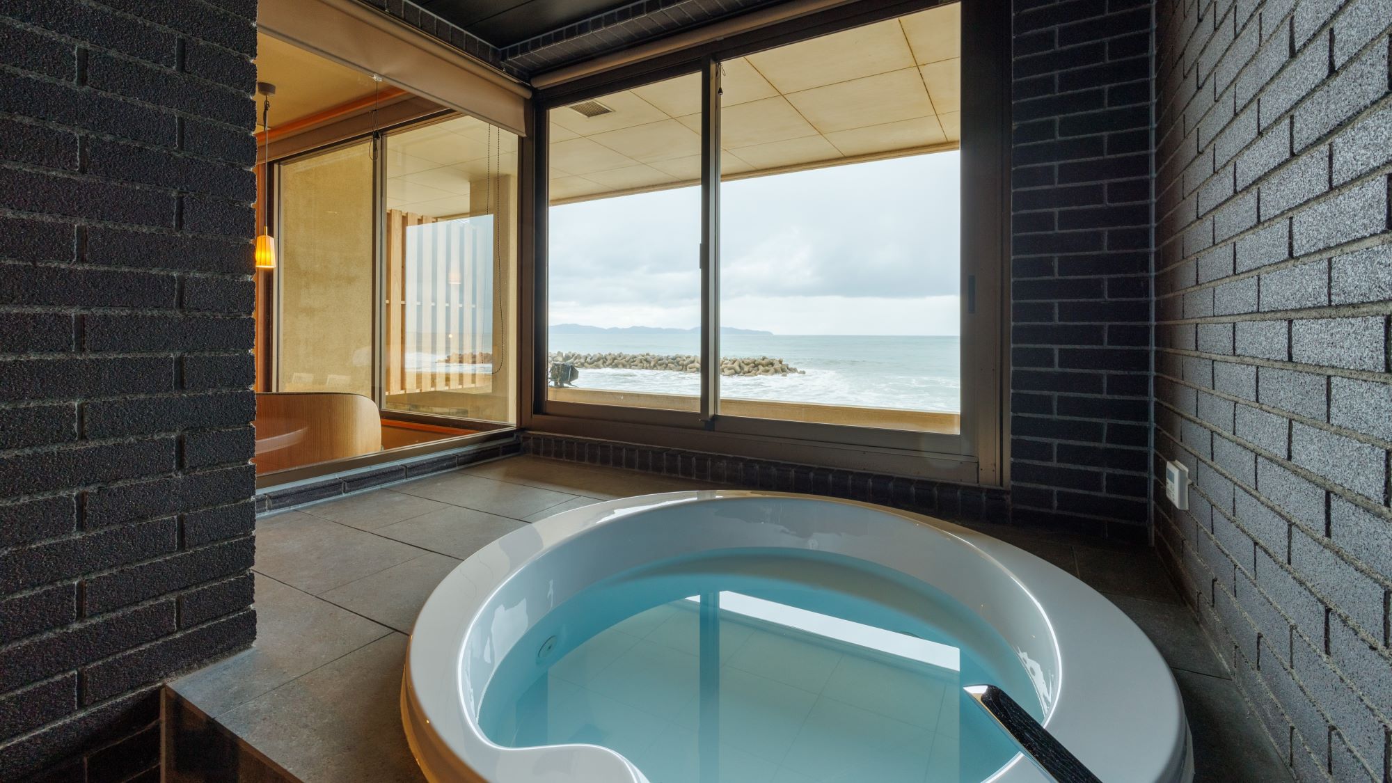 【展望ジャグジー付き】和洋室60㎡（一例）