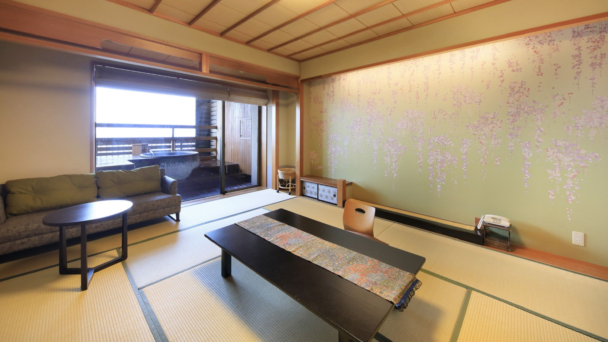 【露天風呂＆展望ジャグジー付き】和室8畳（一例）