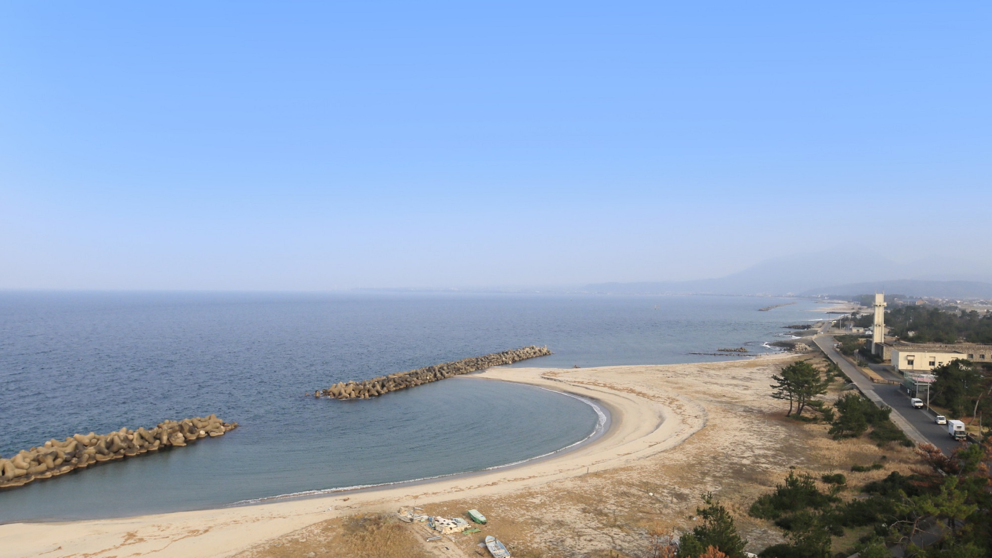 【夏限定】15％OFF＆夕食時フリードリンク付き｜海辺の温泉宿で愉しむ夏旅＜特選会席■／半個室＞