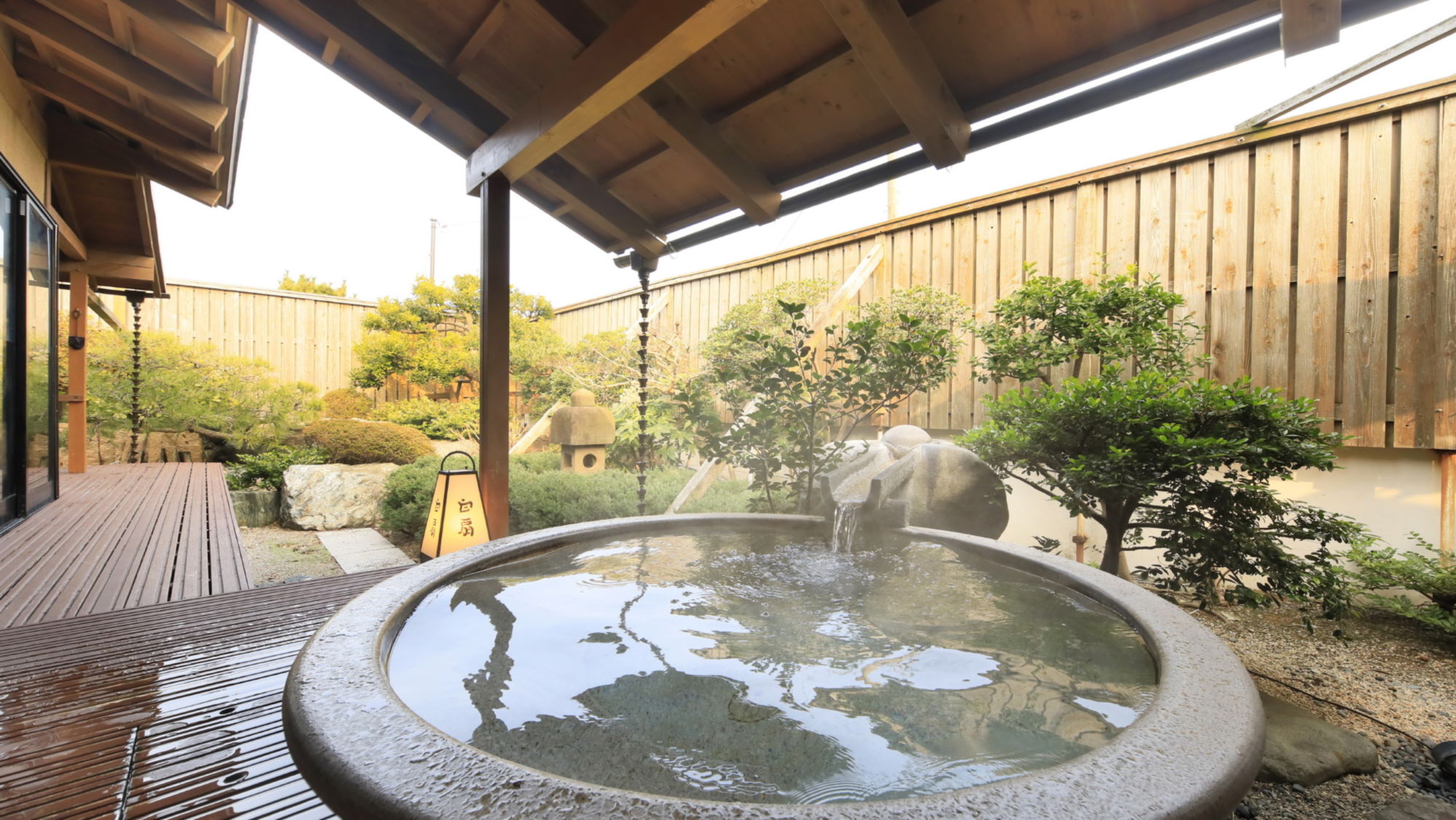 【露天風呂棟／女性用】温泉露天風呂